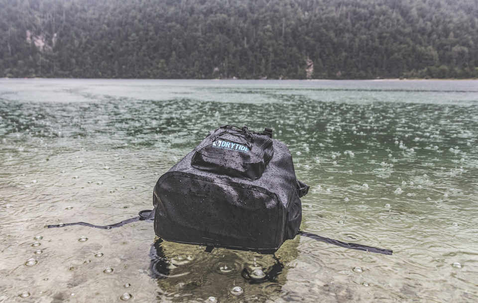 Backpack floats on water and can be thrown into the sea.